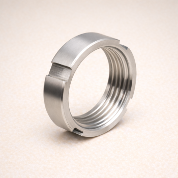 Гайка шлицевая AISI 304 1 1/4" в наличии в Луганске